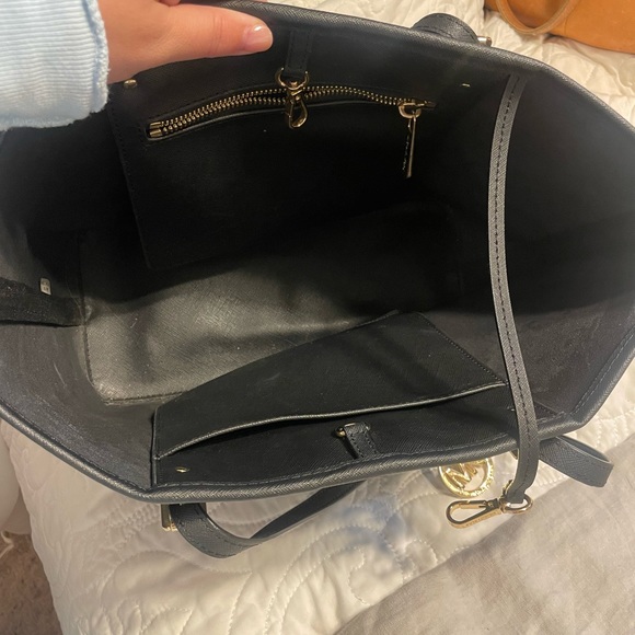 Michael Kors Jet Set Tote Medium - Picture 4 of 4